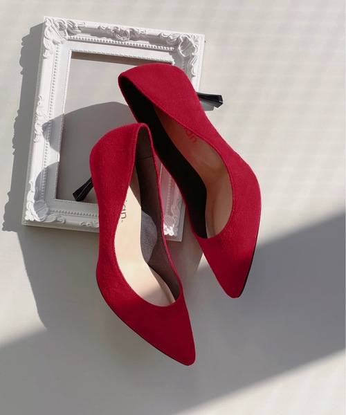 MAMIAN(マミアン)の「ポインテッドトゥ プレーンパンプス (7.0cmヒール)(パンプス・レディース・ブラック/グレイッシュベージュ/レッド・22.0cm/22.5cm/23.0cm/23.5cm/24.0cm/24.5cm)」の1枚目の写真