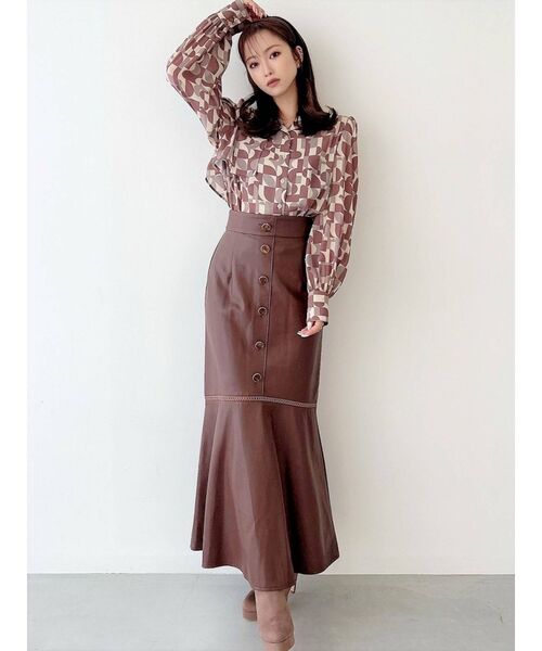 RESEXXY（リゼクシー）の「アールパターンロゴブラウス（シャツ/ブラウス・レディース・ブラック/ブラウン/ブルー/ピンク・FREE）」の7枚目の写真