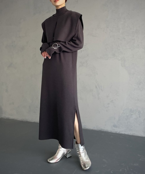 &g'aime（アンジェム）の「【&g’aime】ケープレイヤードニットワンピース/2piece（ワンピース・レディース・ブラック/パープル/グレイッシュベージュ/チャコール・FREE）」の2枚目の写真