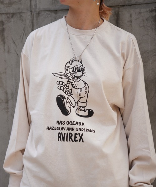 AVIREX（アヴィレックス）の「《直営店限定》TOMCAT CREWNECK L/S T-SHIRT/ トムキャットロングスリーブティーシャツ（Tシャツ/カットソー・レディース・ネイビー/ピンク系その他3/ホワイト系2・F）」の11枚目の写真