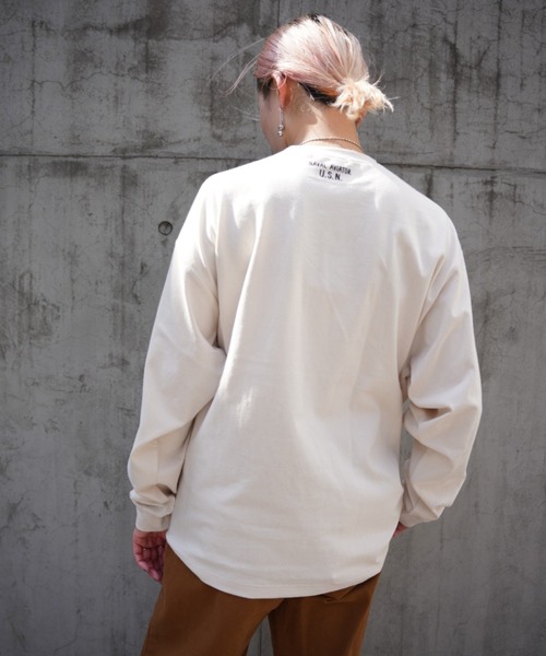 AVIREX（アヴィレックス）の「《直営店限定》TOMCAT CREWNECK L/S T-SHIRT/ トムキャットロングスリーブティーシャツ（Tシャツ/カットソー・レディース・ネイビー/ピンク系その他3/ホワイト系2・F）」の10枚目の写真
