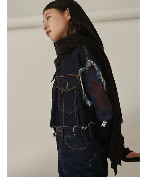 EMODA（エモダ）の「【VEQUM】SHAGGY KNIT MUFFLER（マフラー・レディース・ブラック/ネイビー・FREE）」の10枚目の写真