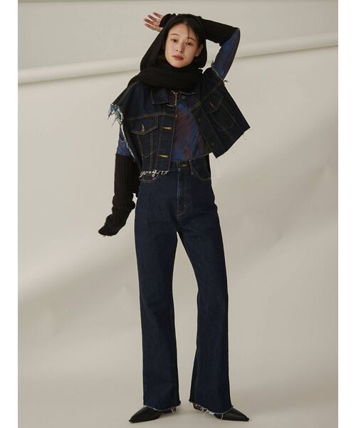 EMODA（エモダ）の「【VEQUM】SHAGGY KNIT MUFFLER（マフラー・レディース・ブラック/ネイビー・FREE）」の6枚目の写真