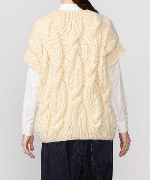 MIRSTORES(ミアストアズ)の「MIRSTORES | 〈別注〉クルーネックベスト WOMEN(ベスト・レディース・オレンジ/ブラウン/オフホワイト/ベージュ系その他・S)」の9枚目の写真