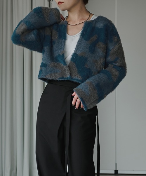 Ezick（エジック）の「MEOWシャギーショートカーディガン（カーディガン/ボレロ・レディース・グレイッシュベージュ/ブルー/ダークグリーン・FREE）」の21枚目の写真