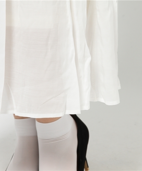 ikka（イッカ）の「TRボイルギャザーロングスカート（スカート・レディース・オフホワイト/オレンジ/ネイビー・LARGE/MEDIUM）」の4枚目の写真