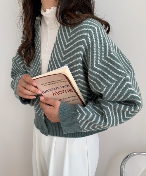 ABITOKYO(アビトーキョー)の「ヘリンボーンニット ショートカーディガン(カーディガン/ボレロ・レディース・ベージュ/グリーン/ブルー/ブラック・FREE)」の13枚目の写真