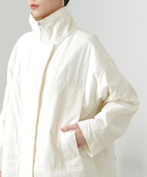 N.(N. Natural Beauty Basic)(エヌエヌナチュラルビューティーベーシック)の「◆モンスターナイロンミディコート(ブルゾン・レディース・オフホワイト/ライラック・MEDIUM)」の12枚目の写真