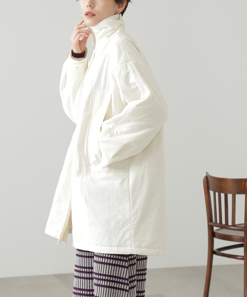 N.(N. Natural Beauty Basic)(エヌエヌナチュラルビューティーベーシック)の「◆モンスターナイロンミディコート(ブルゾン・レディース・オフホワイト/ライラック・MEDIUM)」の7枚目の写真