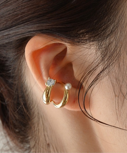 Kana（カナ）の「ダブル メタル ビジュー×パール 結婚式 お呼ばれ イヤーカフ（イヤーカフ・レディース・ゴールド/シルバー・フリー）」の2枚目の写真