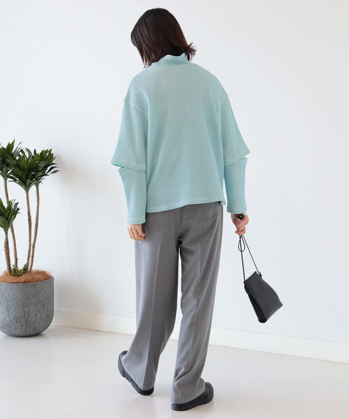 Ray BEAMS（レイビームス）の「Ray BEAMS / エルボー オープン ハイネック トップス（Tシャツ/カットソー・レディース・ホワイト系その他6/ライトブルー・ONE SIZE）」の4枚目の写真