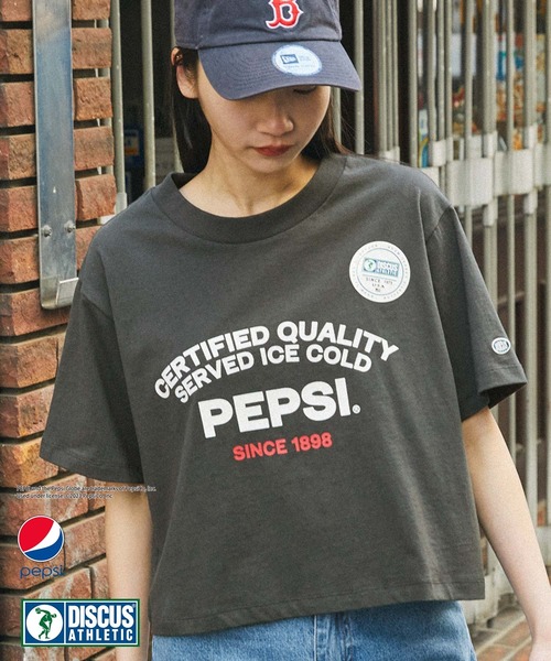 PEPSI(ペプシ)の「【DISCUS ATHLETIC×PEPSI】コラボ ヴィンテージライク ロゴ刺繍/かすれプリント クロップド丈 半袖クルーネックTシャツ(Tシャツ/カットソー・レディース・ブラック系3/ホワイト系3/ブラック系2/ホワイト系2/ブラック系1/ホワイト系1・M)」の6枚目の写真