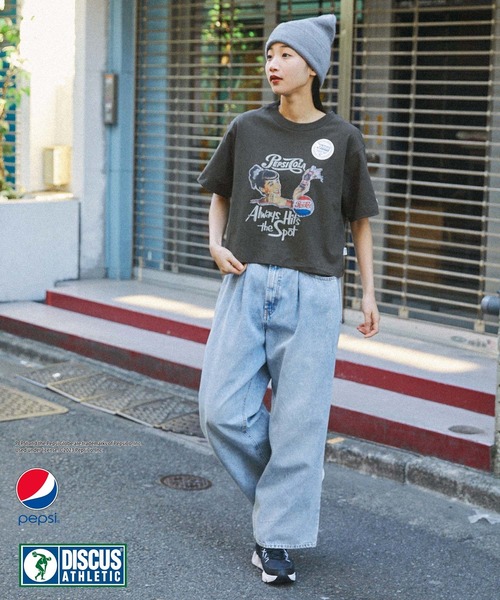 PEPSI(ペプシ)の「【DISCUS ATHLETIC×PEPSI】コラボ ヴィンテージライク ロゴ刺繍/かすれプリント クロップド丈 半袖クルーネックTシャツ(Tシャツ/カットソー・レディース・ブラック系3/ホワイト系3/ブラック系2/ホワイト系2/ブラック系1/ホワイト系1・M)」の12枚目の写真