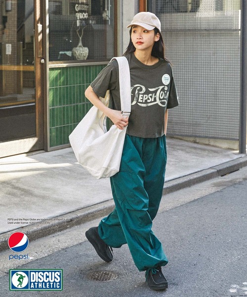 PEPSI(ペプシ)の「【DISCUS ATHLETIC×PEPSI】コラボ ヴィンテージライク ロゴ刺繍/かすれプリント クロップド丈 半袖クルーネックTシャツ(Tシャツ/カットソー・レディース・ブラック系3/ホワイト系3/ブラック系2/ホワイト系2/ブラック系1/ホワイト系1・M)」の18枚目の写真