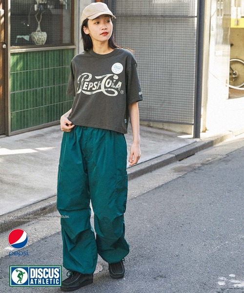 PEPSI(ペプシ)の「【DISCUS ATHLETIC×PEPSI】コラボ ヴィンテージライク ロゴ刺繍/かすれプリント クロップド丈 半袖クルーネックTシャツ(Tシャツ/カットソー・レディース・ブラック系3/ホワイト系3/ブラック系2/ホワイト系2/ブラック系1/ホワイト系1・M)」の19枚目の写真