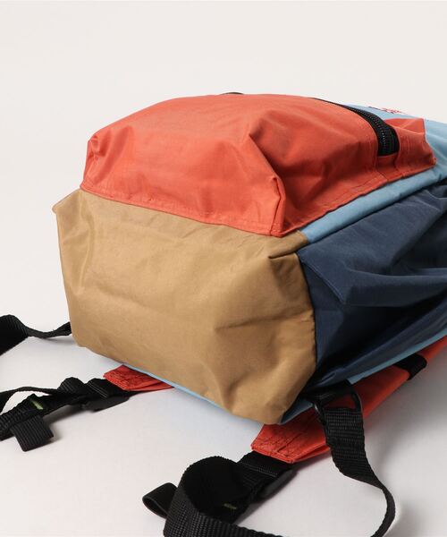 Ocean&Ground(オーシャン&グラウンド)の「///DAYPACK CRAZY//デイパック/1215102/DAYPACK CRAZY(バックパック/リュック・キッズ・ライトブルー/ブルー/キャメル・S/M)」の6枚目の写真