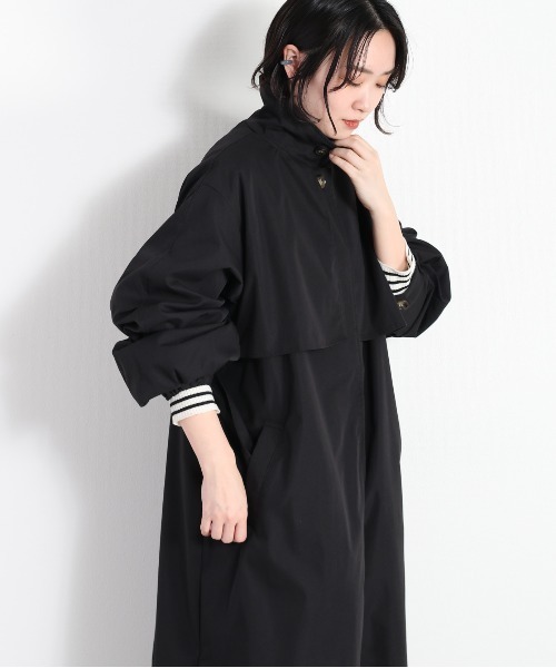 cepo（セポ）の「ハイネック シャークスキンコート（ステンカラーコート・レディース・ブラック/オフホワイト・M）」の4枚目の写真