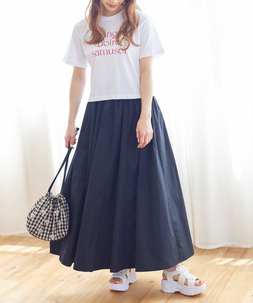 Isn't She?(イズントシー)の「ロゴクロップドTシャツ(Tシャツ/カットソー・レディース・ベージュ/オフホワイト/ネイビー・FREE)」の5枚目の写真