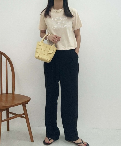Isn't She?(イズントシー)の「ロゴクロップドTシャツ(Tシャツ/カットソー・レディース・ベージュ/オフホワイト/ネイビー・FREE)」の19枚目の写真