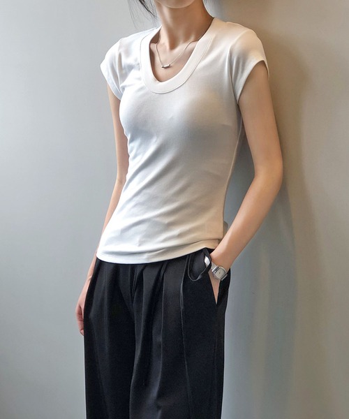 Jewelobe（ジュエローブ）の「UネックTシャツ（Tシャツ/カットソー・レディース・ホワイト/ブラウン/ベージュ/杢グレー/ブラック・FREE）」の13枚目の写真