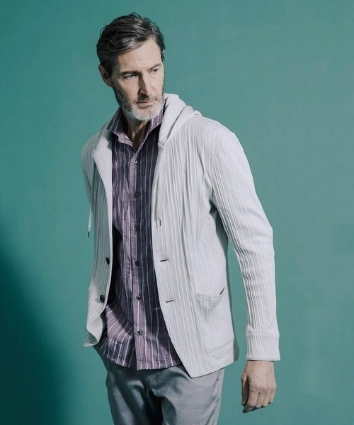 MICHEL KLEIN HOMME   （ミッシェルクランオム）の「プリーツパーカー（パーカー・メンズ・ライトグレー/ネイビー/カーキ・MEDIUM/LARGE/X-LARGE）」の2枚目の写真