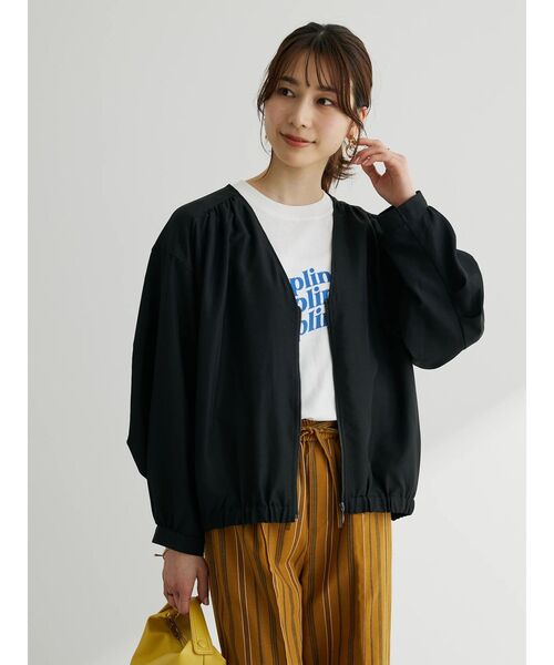Green Parks(グリーンパークス)の「イージーケアVネックブルゾン(その他アウター・レディース・オリーブ/ブラック/サックスブルー/オフホワイト・FREE)」の11枚目の写真