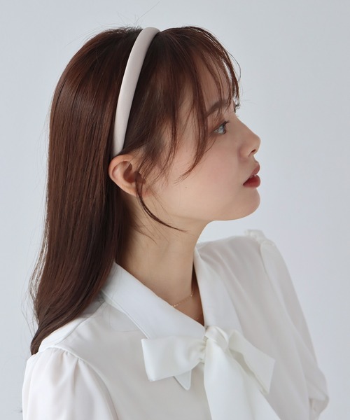 BLUEEAST（ブルーイースト）の「サテンタイトカチューシャ（カチューシャ・レディース・ベージュ/ネイビー/ブラック・FREE）」の9枚目の写真