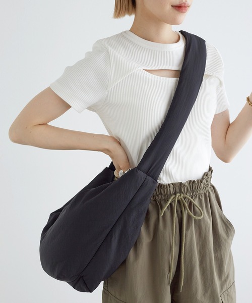 w closet（ダブルクローゼット）の「ナイロンショルダーバッグ（ショルダーバッグ・レディース・ホワイト/ブラック/イエロー・FREE）」の11枚目の写真