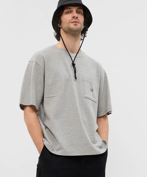 GAP（ギャップ）の「オーバーサイズ GAPロゴ ピケ ポケットTシャツ（Tシャツ/カットソー・メンズ・ホワイト/グリーン/ライトグレー/ネイビー/ブルー/ブラック・S/L/M/XL/XS）」の3枚目の写真