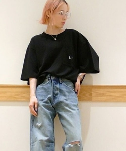 GAP（ギャップ）の「オーバーサイズ GAPロゴ ピケ ポケットTシャツ（Tシャツ/カットソー・メンズ・ホワイト/グリーン/ライトグレー/ネイビー/ブルー/ブラック・S/L/M/XL/XS）」の2枚目の写真