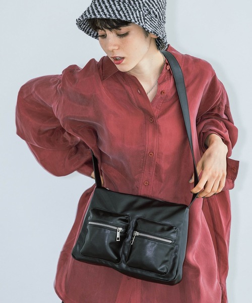 PAGEBOY（ページボーイ）の「ワークディティールショルダー（ショルダーバッグ・レディース・オフホワイト/ブラック・FREE）」の2枚目の写真