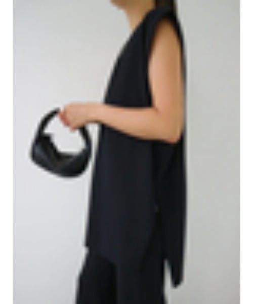 TRUNC(トランクエイティーエイト)の「Smooth Rib Vneck Gilet(Tシャツ/カットソー・レディース・アイボリー/ブラック/ブルー・FREE)」の6枚目の写真