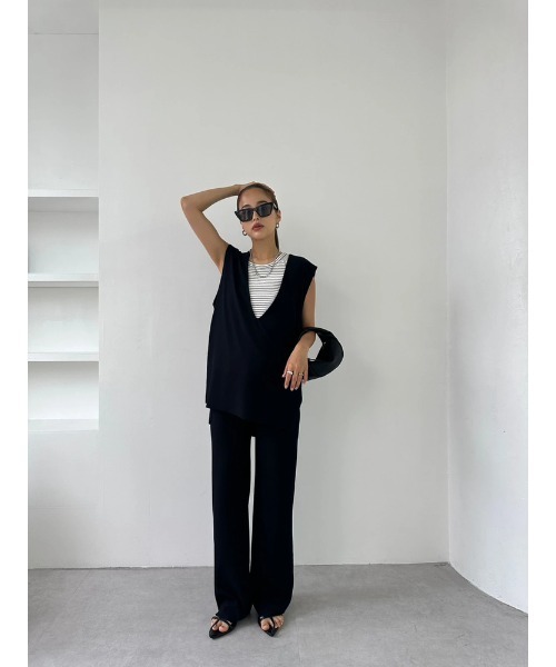 TRUNC(トランクエイティーエイト)の「Smooth Rib Vneck Gilet(Tシャツ/カットソー・レディース・アイボリー/ブラック/ブルー・FREE)」の8枚目の写真