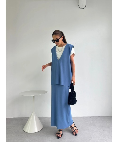 TRUNC(トランクエイティーエイト)の「Smooth Rib Vneck Gilet(Tシャツ/カットソー・レディース・アイボリー/ブラック/ブルー・FREE)」の20枚目の写真