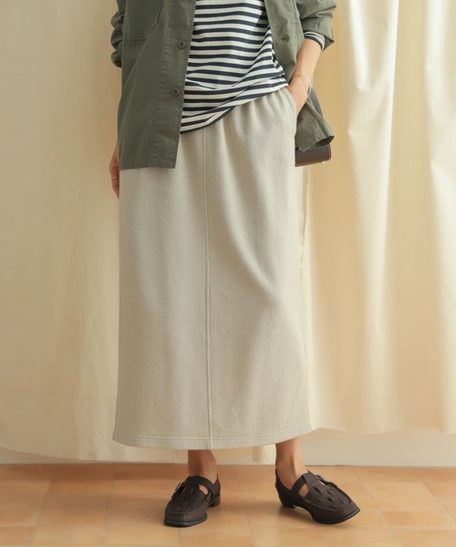 URBAN RESEARCH DOORS（アーバンリサーチドアーズ）の「『セットアップ対応』ブークレカットストレートスカート（スカート・レディース・チャコールグレー/ライトベージュ・MEDIUM）」の4枚目の写真