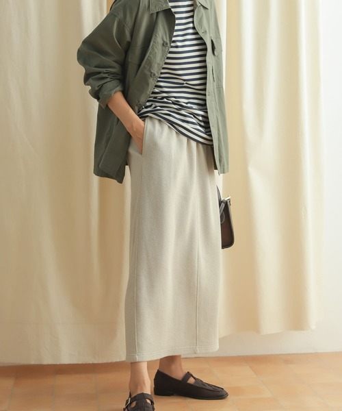 URBAN RESEARCH DOORS（アーバンリサーチドアーズ）の「『セットアップ対応』ブークレカットストレートスカート（スカート・レディース・チャコールグレー/ライトベージュ・MEDIUM）」の8枚目の写真
