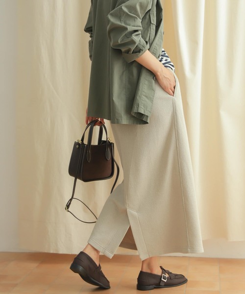 URBAN RESEARCH DOORS（アーバンリサーチドアーズ）の「『セットアップ対応』ブークレカットストレートスカート（スカート・レディース・チャコールグレー/ライトベージュ・MEDIUM）」の9枚目の写真