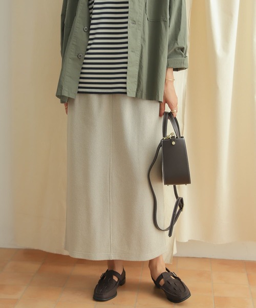 URBAN RESEARCH DOORS（アーバンリサーチドアーズ）の「『セットアップ対応』ブークレカットストレートスカート（スカート・レディース・チャコールグレー/ライトベージュ・MEDIUM）」の10枚目の写真