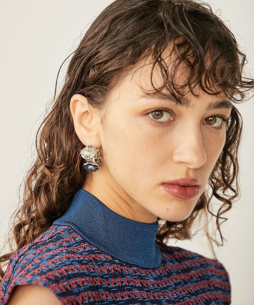 TOGA PULLA(トーガ プルラ)の「【TOGA PULLA/トーガプルラ】スクエアモチーフピアス(ピアス(両耳用)・レディース・シルバー・FREE)」の6枚目の写真