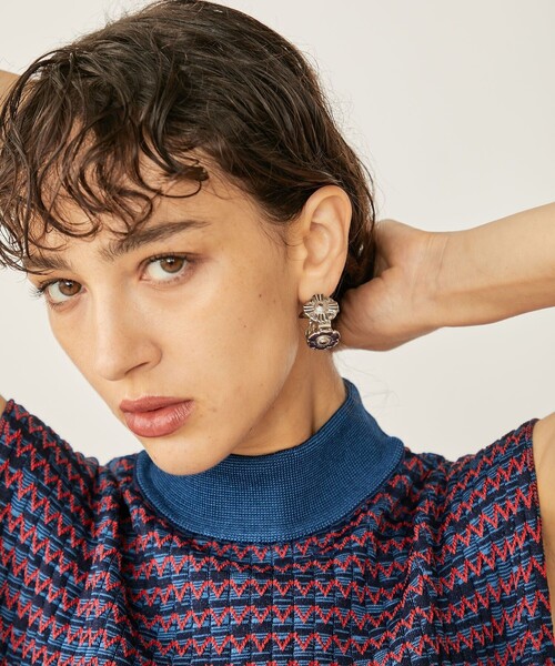 TOGA PULLA(トーガ プルラ)の「【TOGA PULLA/トーガプルラ】スクエアモチーフピアス(ピアス(両耳用)・レディース・シルバー・FREE)」の4枚目の写真