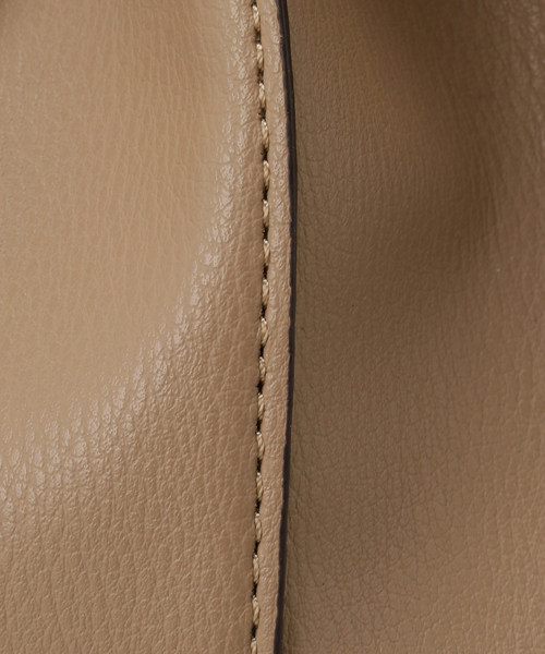 MIAN （ミアン）の「【MIAN/ミアン】2WAY巾着ショルダーバッグ（ショルダーバッグ・レディース・ベージュ/ブラック・FREE）」の5枚目の写真