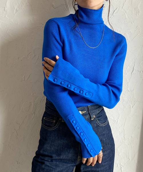 She's Closet(シーズクローゼット)の「袖ボタンスリーブハイネックタイト長袖タートルリブニットプルオーバー(ニット/セーター・レディース・レッド/ブラック×ホワイト/ブルー/ブラック/アイボリー/グレー/ブルー系その他/ライトグレー・FREE)」の6枚目の写真