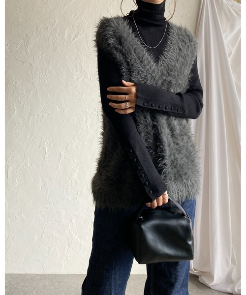 She's Closet(シーズクローゼット)の「袖ボタンスリーブハイネックタイト長袖タートルリブニットプルオーバー(ニット/セーター・レディース・レッド/ブラック×ホワイト/ブルー/ブラック/アイボリー/グレー/ブルー系その他/ライトグレー・FREE)」の10枚目の写真