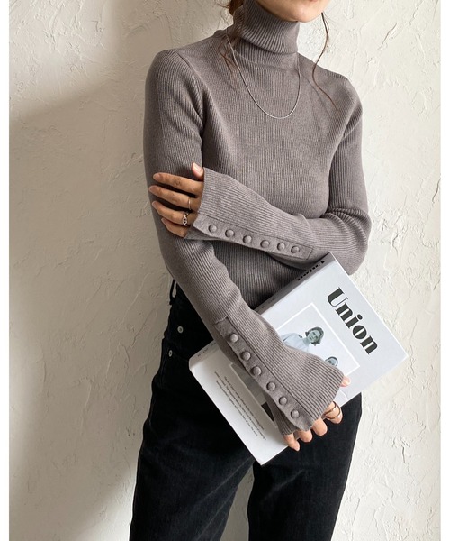 She's Closet(シーズクローゼット)の「袖ボタンスリーブハイネックタイト長袖タートルリブニットプルオーバー(ニット/セーター・レディース・レッド/ブラック×ホワイト/ブルー/ブラック/アイボリー/グレー/ブルー系その他/ライトグレー・FREE)」の12枚目の写真