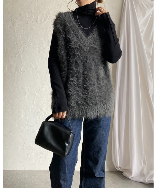 She's Closet(シーズクローゼット)の「袖ボタンスリーブハイネックタイト長袖タートルリブニットプルオーバー(ニット/セーター・レディース・レッド/ブラック×ホワイト/ブルー/ブラック/アイボリー/グレー/ブルー系その他/ライトグレー・FREE)」の18枚目の写真