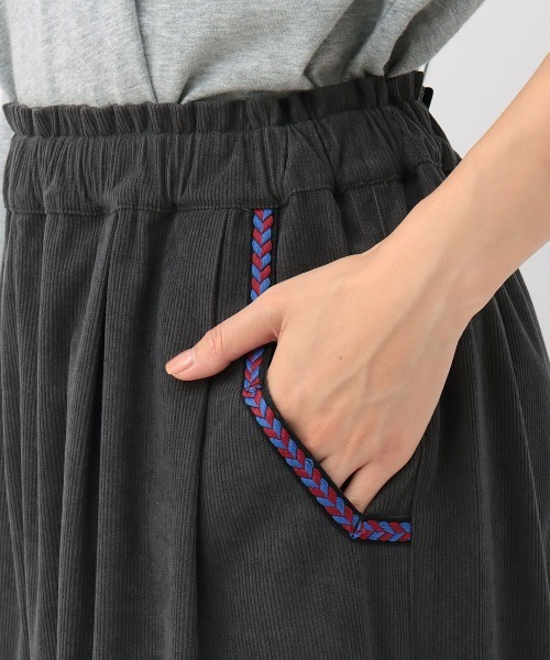 チチカカ(チチカカ)の「エッグタックコールパンツ【大きいサイズ】(その他パンツ・レディース・オレンジ/ベージュ/チャコールグレー・3L)」の15枚目の写真