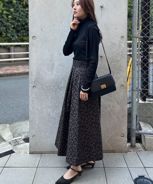 Rouge vif（ルージュヴィフ）の「【一部店舗限定】シアーカットソーチュールタートルプルオーバー（Tシャツ/カットソー・レディース・ブラック/グレー/アイボリー・フリー）」の9枚目の写真