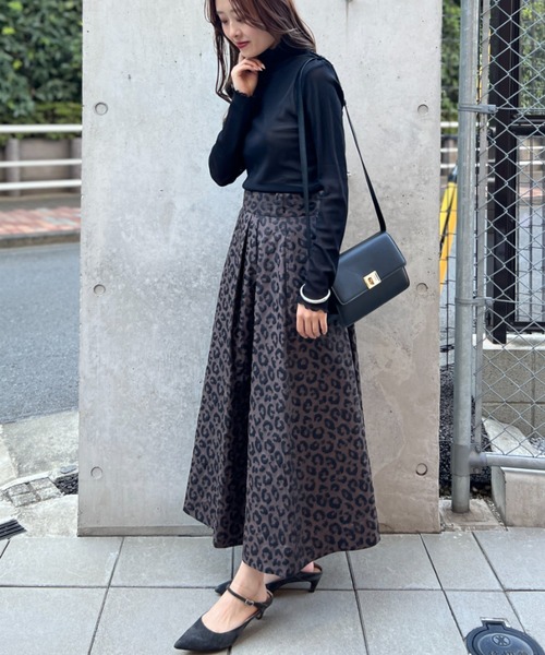 Rouge vif（ルージュヴィフ）の「【一部店舗限定】シアーカットソーチュールタートルプルオーバー（Tシャツ/カットソー・レディース・ブラック/グレー/アイボリー・フリー）」の10枚目の写真