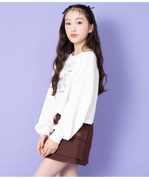 ANAP GiRL(アナップガール)の「アソートデザインクロップドトレーナー(スウェット・キッズ・ブラック/グレー/アイボリー・M/XS/S)」の22枚目の写真