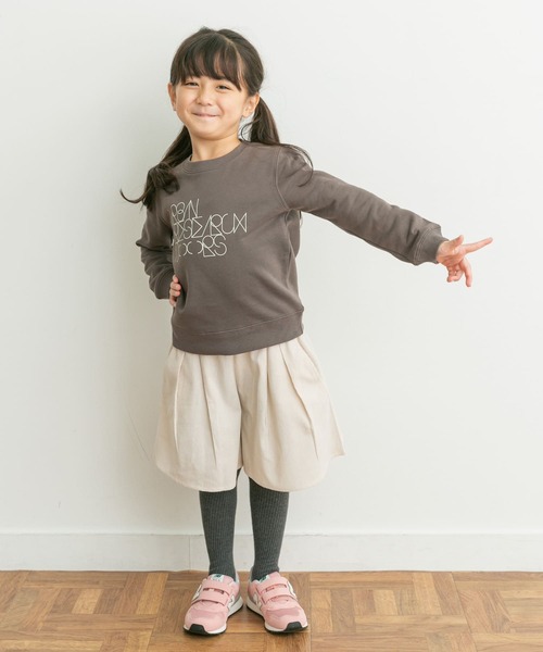 URBAN RESEARCH DOORS（アーバンリサーチドアーズ）の「20周年ロゴスウェット(KIDS)（スウェット・キッズ・チャコールグレー/ホワイト系その他・110/130）」の6枚目の写真